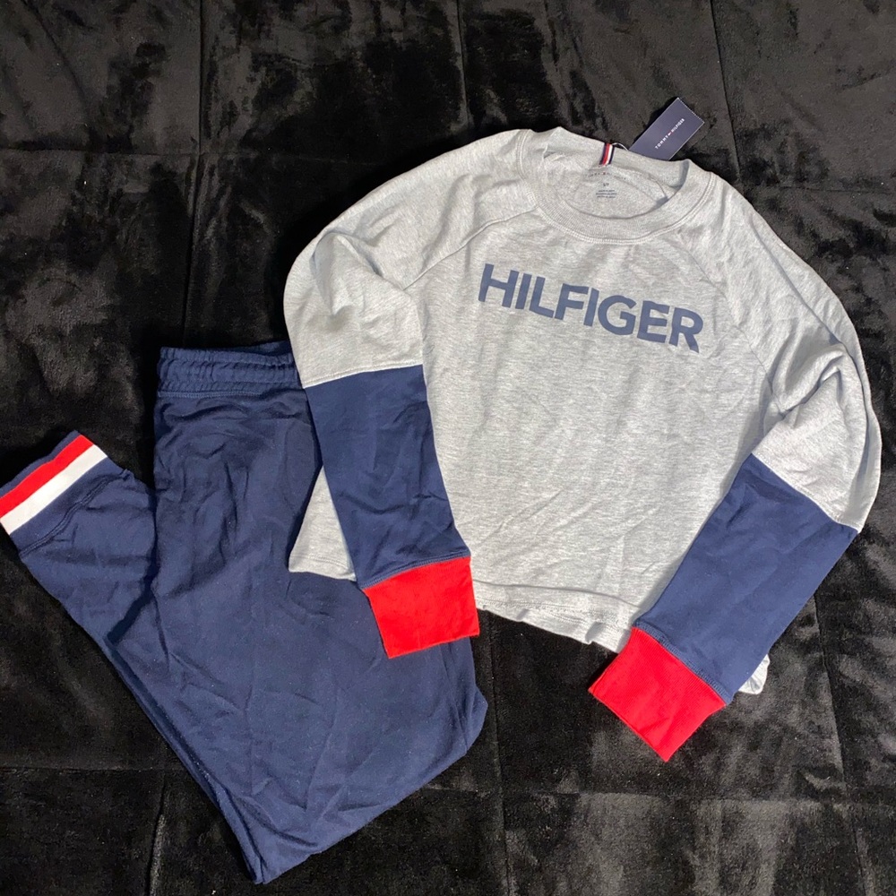 TOMMY HILFIGER 2 PIECE SET